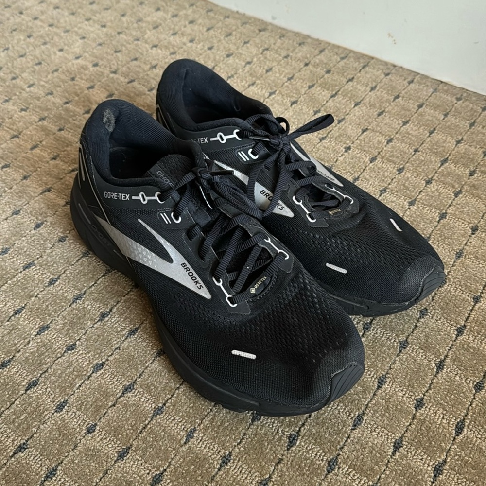 Brooks Ghost 14 size 11.5